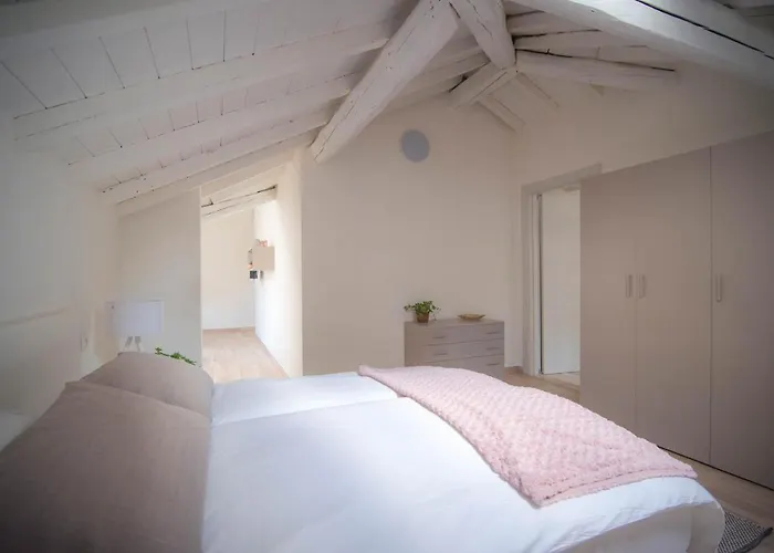 Comonfive Apartments